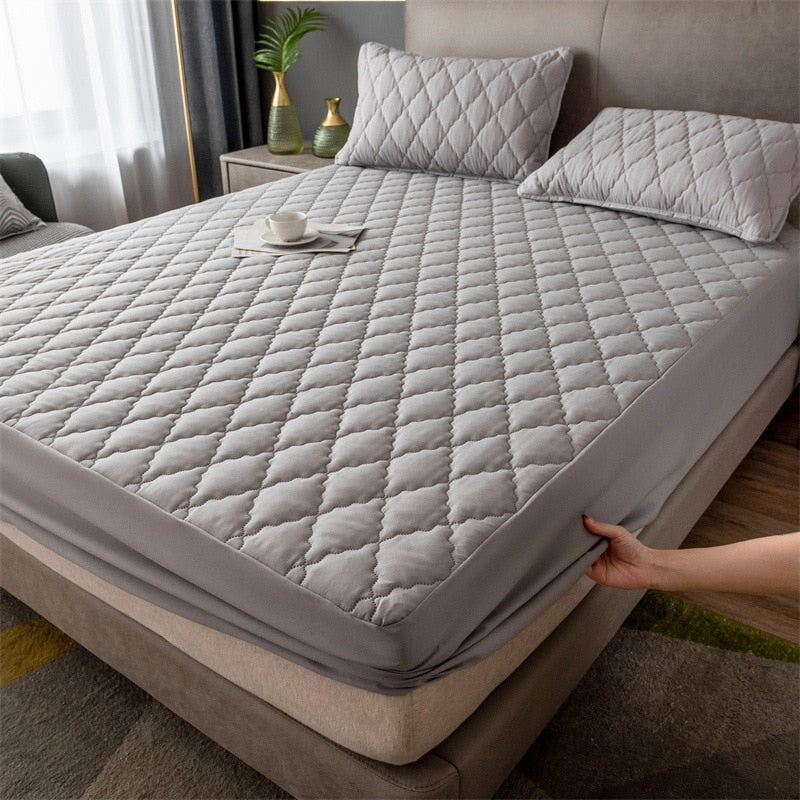 Skanto | Anti-Slip Waterproof Mattress Protector