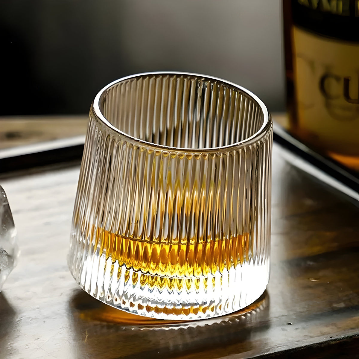 360° Rotating Whisky Glass – Textured Design for Stylish Drinking Enjoyment