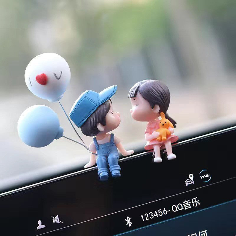 A beautiful couple ornament | Kalsten