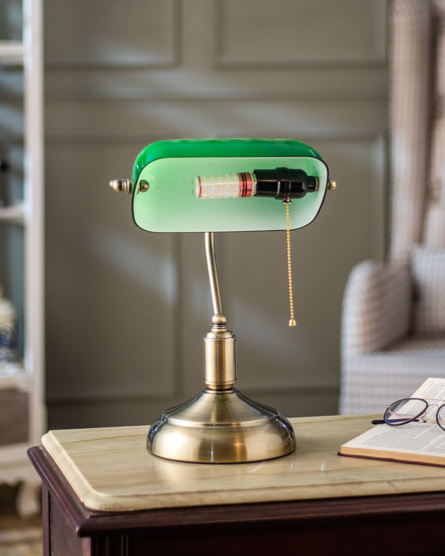 Kalsten | Classic Banker Lamp