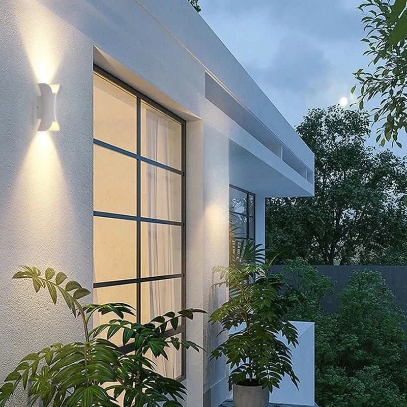 Kalsten | Weatherproof wall light with IP65 protection