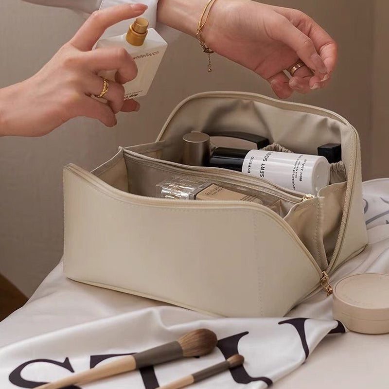 Portable leather travel cosmetic bag | Kalsten
