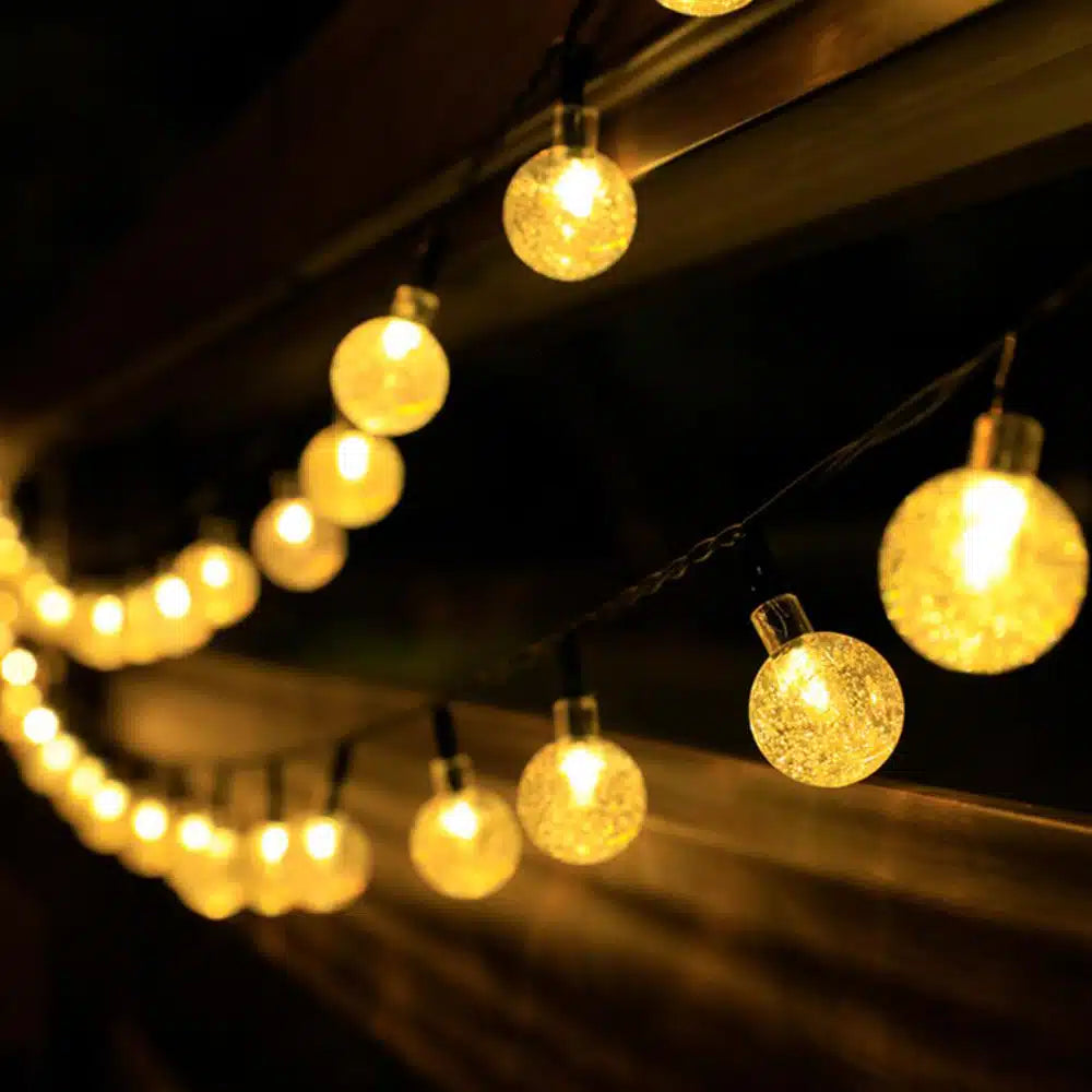 String lights with 30 balls – Charging via solar panel | Kalsten