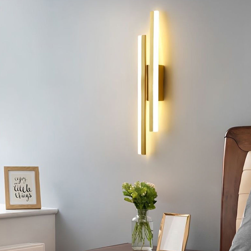 Acrylic Metal LED Wall Lamp Kalsten