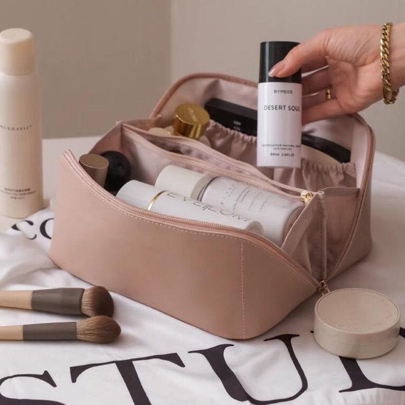 Portable leather travel cosmetic bag | Kalsten
