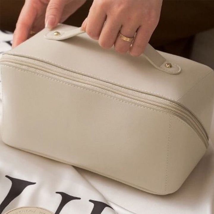 Portable leather travel cosmetic bag | Kalsten