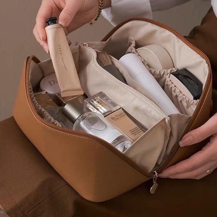 Portable leather travel cosmetic bag | Kalsten