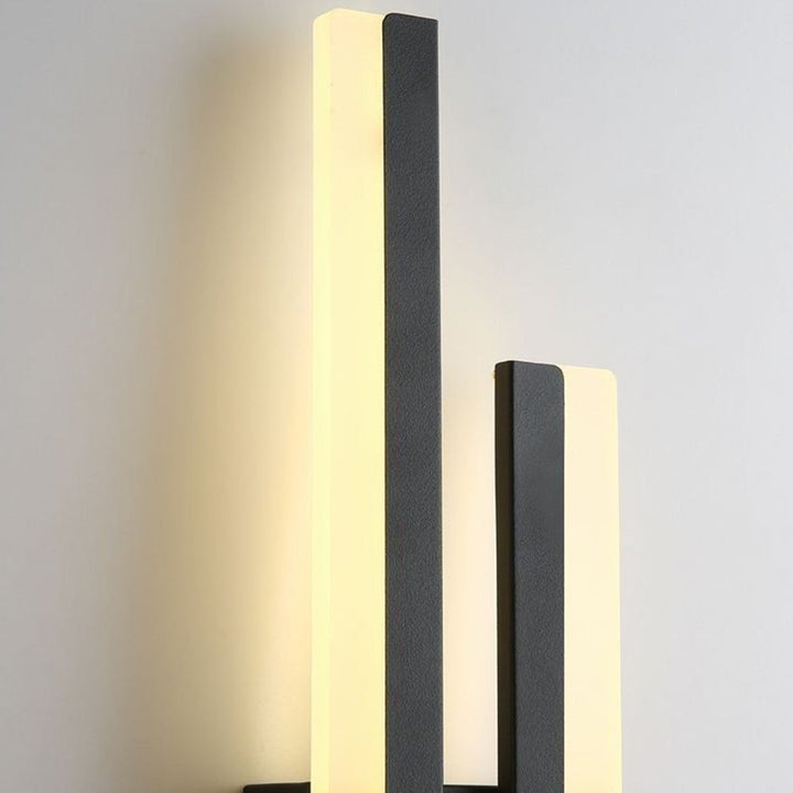 Acrylic Metal LED Wall Lamp Kalsten