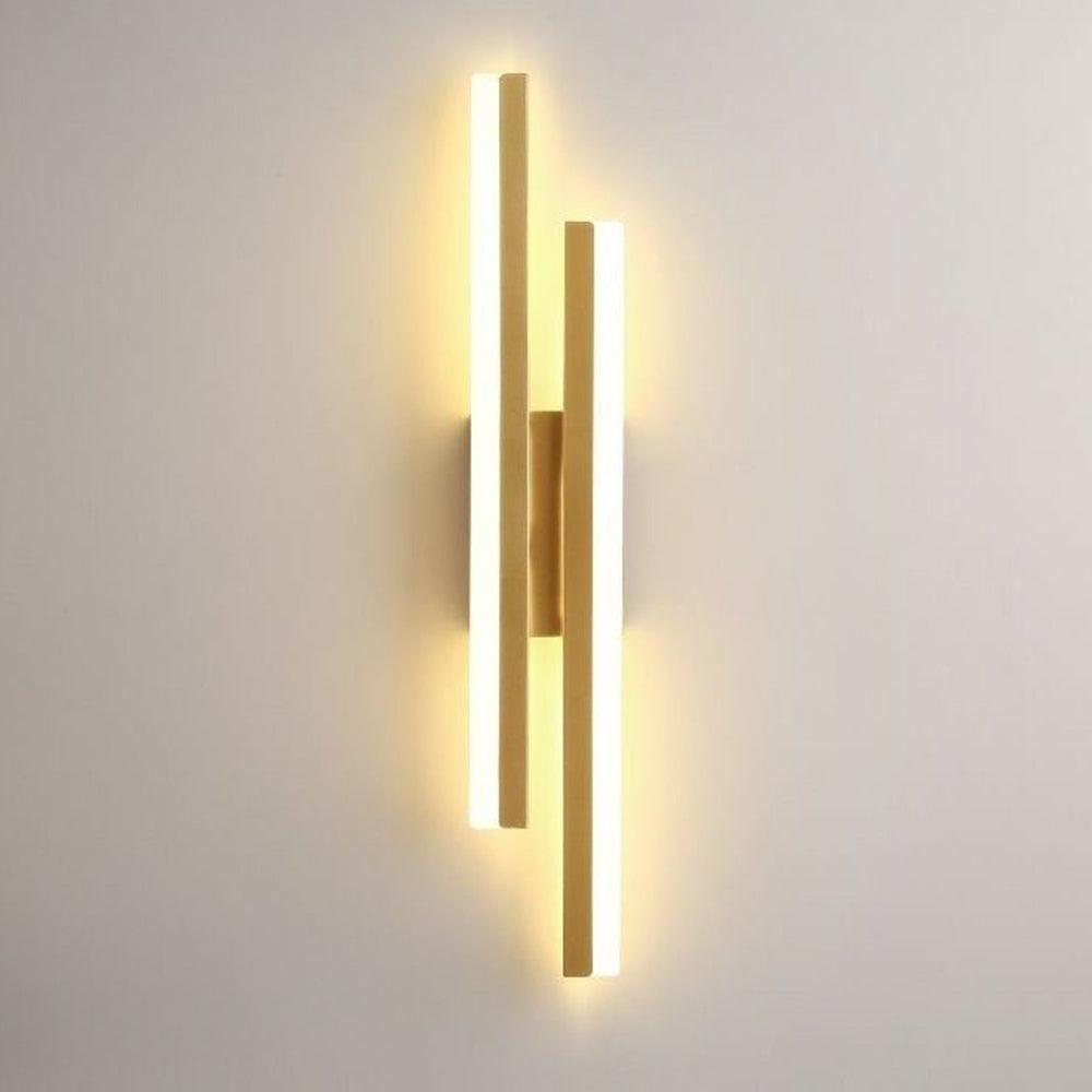 Acrylic Metal LED Wall Lamp Kalsten