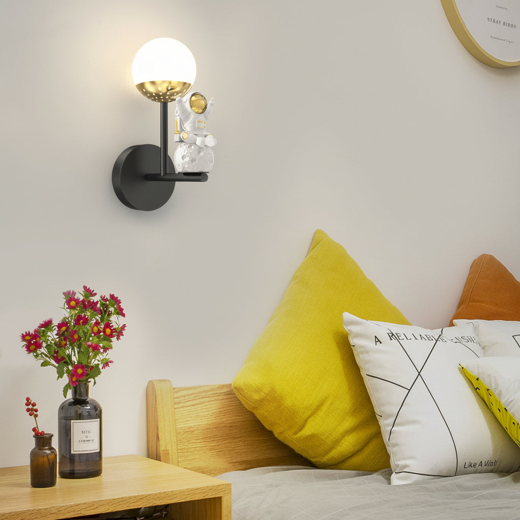 LED Wall Sconce Light – Modern Astronaut Moon 3D Resin (25x10cm / 9.8x3.9in) | Kalsten