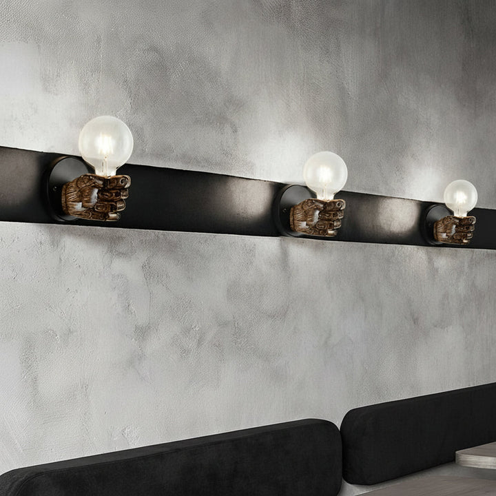 Retro Industrial Fist Wall Sconce – Creative Hand-Shaped Art Deco Wall Lamp - E27, Black | Kalsten