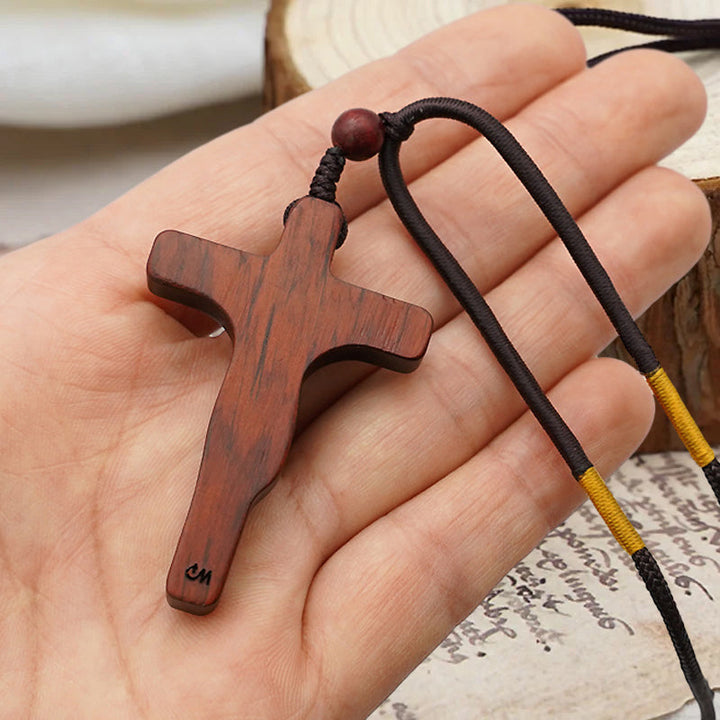 Kalsten | Jesus-Cross-Necklace made of Wood
