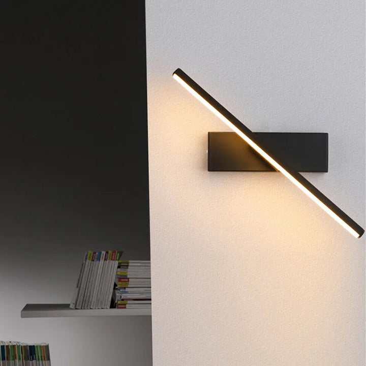 LuxeGlow Wall Lamp - Elegant Wall Lamp with Flexible Lighting for Modern Interior Kalsten