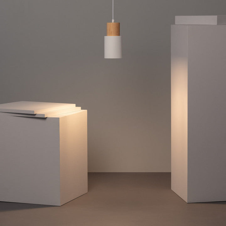 Modern Wood & Black Pendant Lamp Kalsten