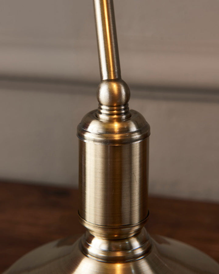 Kalsten | Classic Banker Lamp