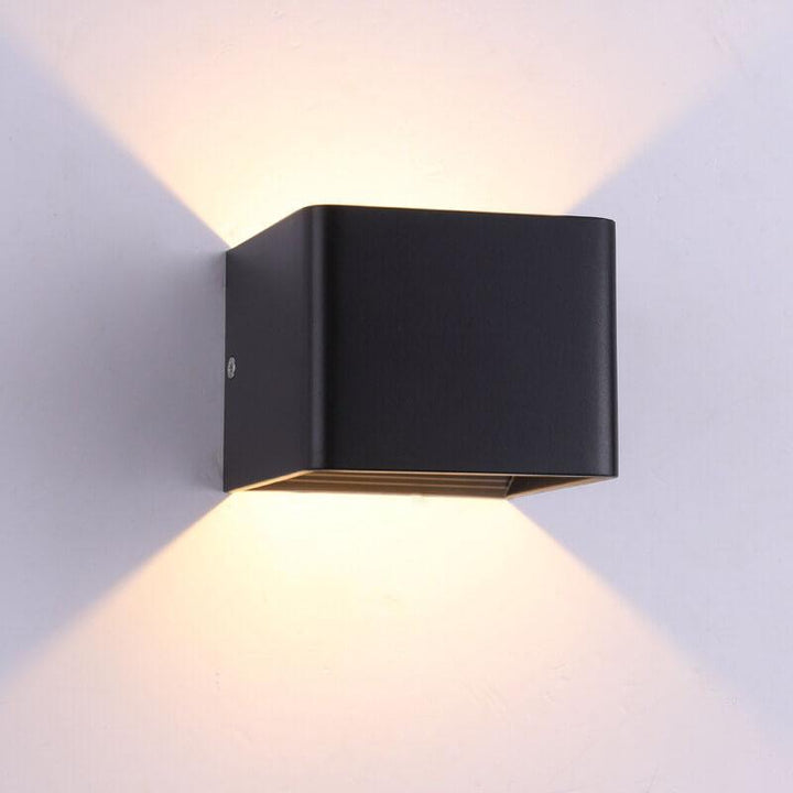 LuminSquare - Square Mini Wall Lamp made of Aluminum Kalsten