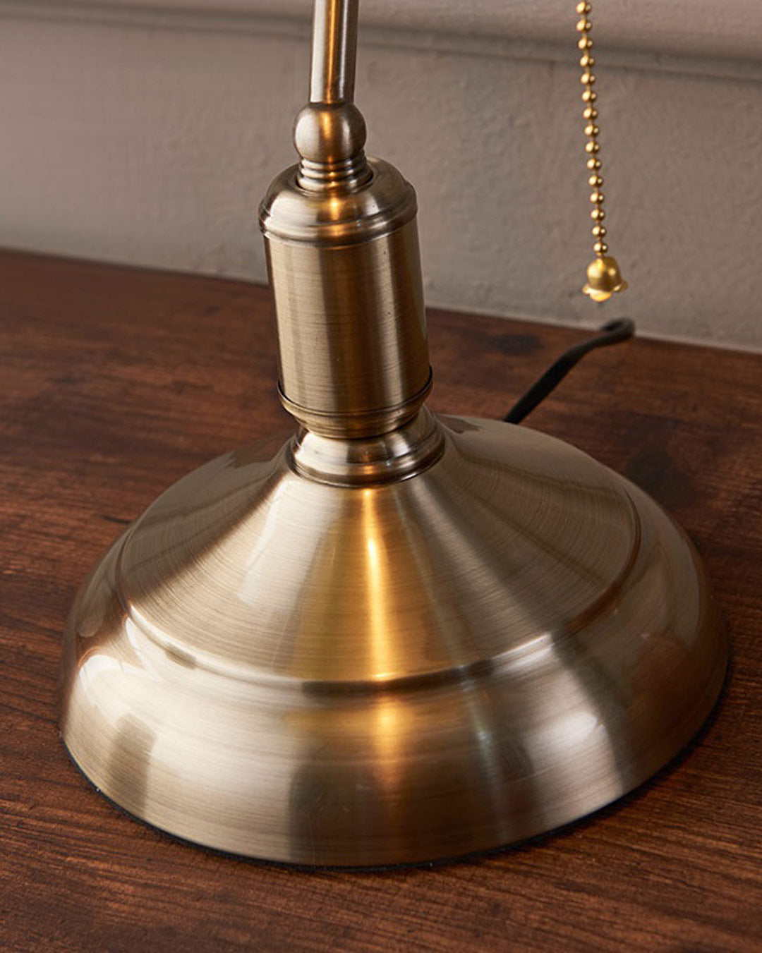 Kalsten | Classic Banker Lamp
