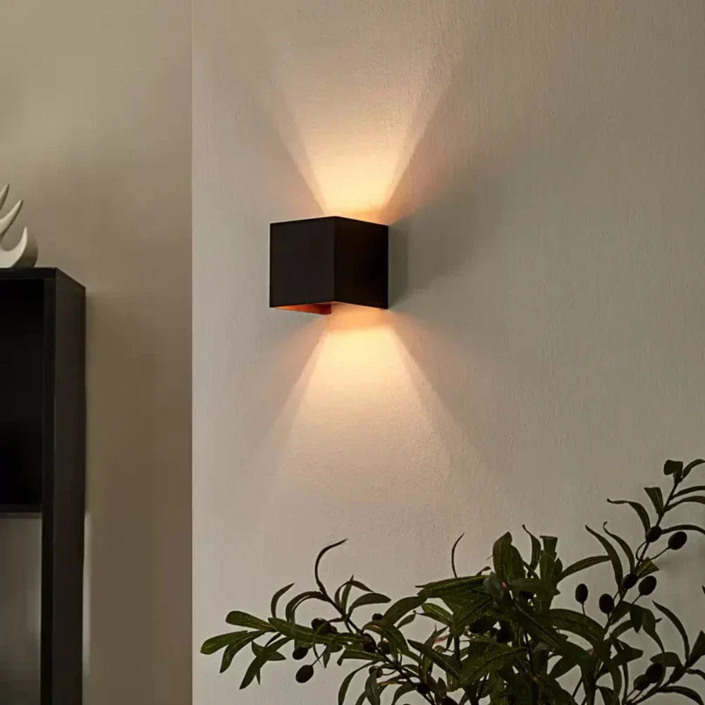 Modern Black Aluminum Wall Lamp Kalsten