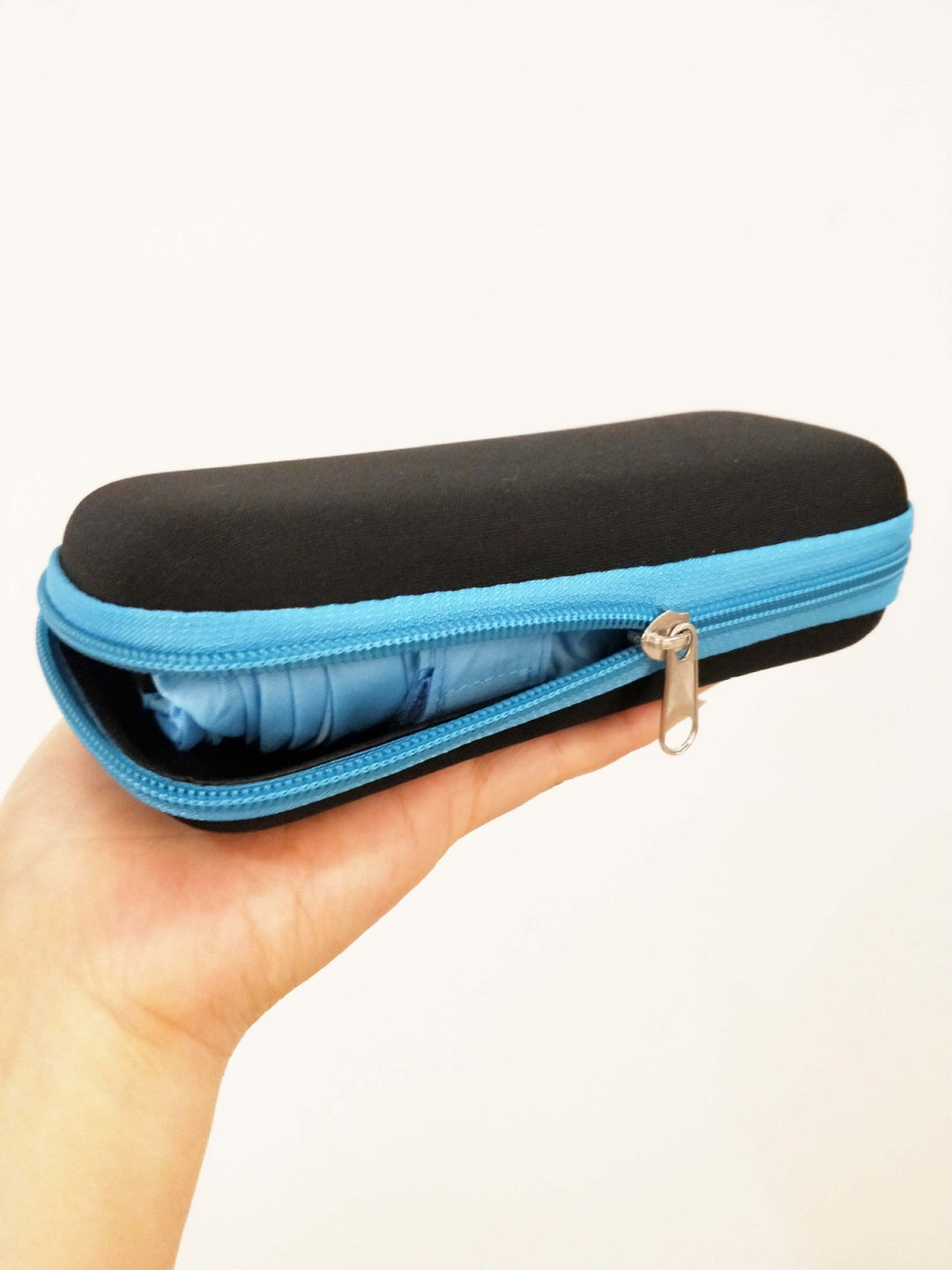 Women's compact and stylish umbrella case Kalsten