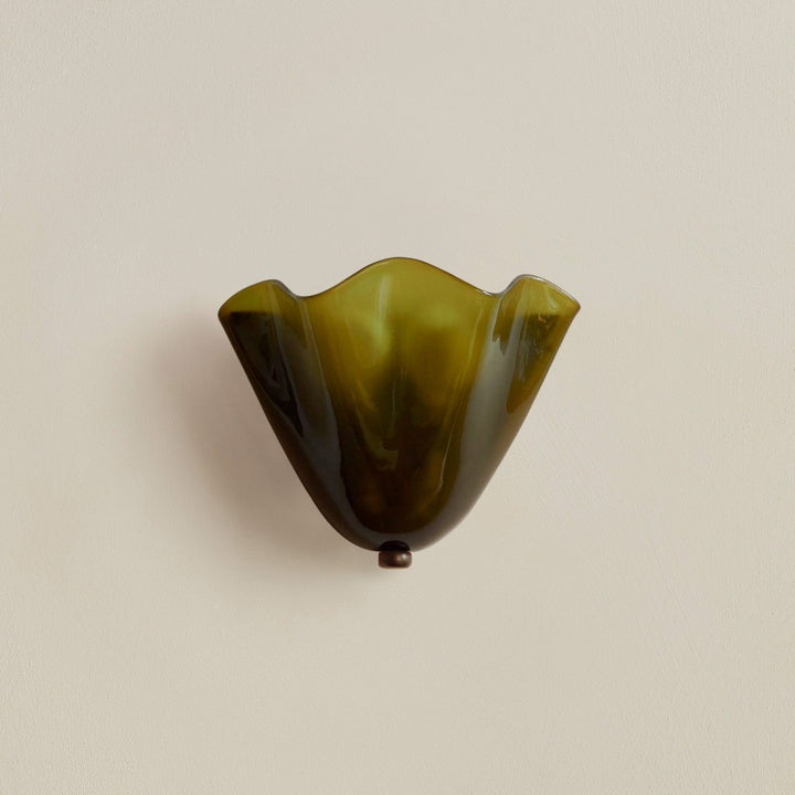 Kalsten | Retro Wall Lamp of Colored Glass in Skirt-Shaped Shell Pattern