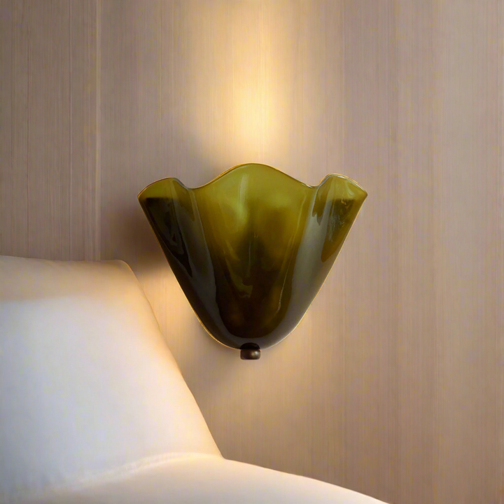 Kalsten | Retro Wall Lamp of Colored Glass in Skirt-Shaped Shell Pattern