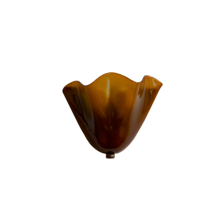 Kalsten | Retro Wall Lamp of Colored Glass in Skirt-Shaped Shell Pattern