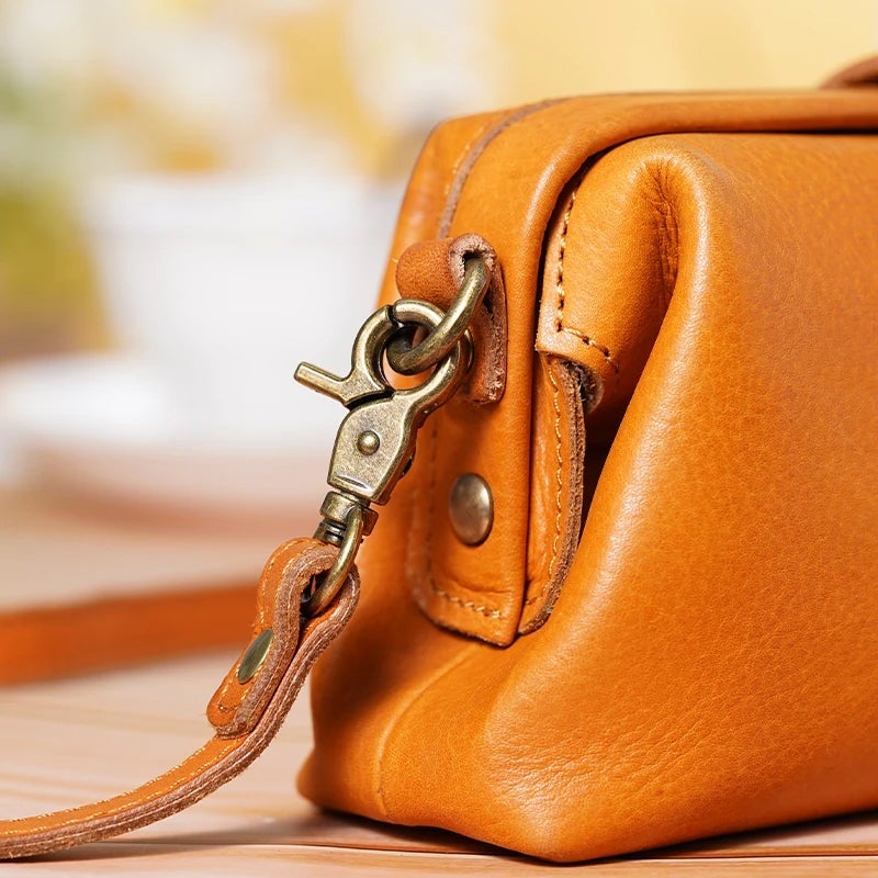 Kalsten | Vintage handmade leather bag