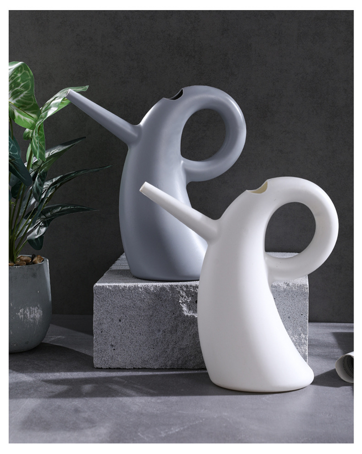 Kalsten | Watering can with extended spout – Elegant design for precise watering