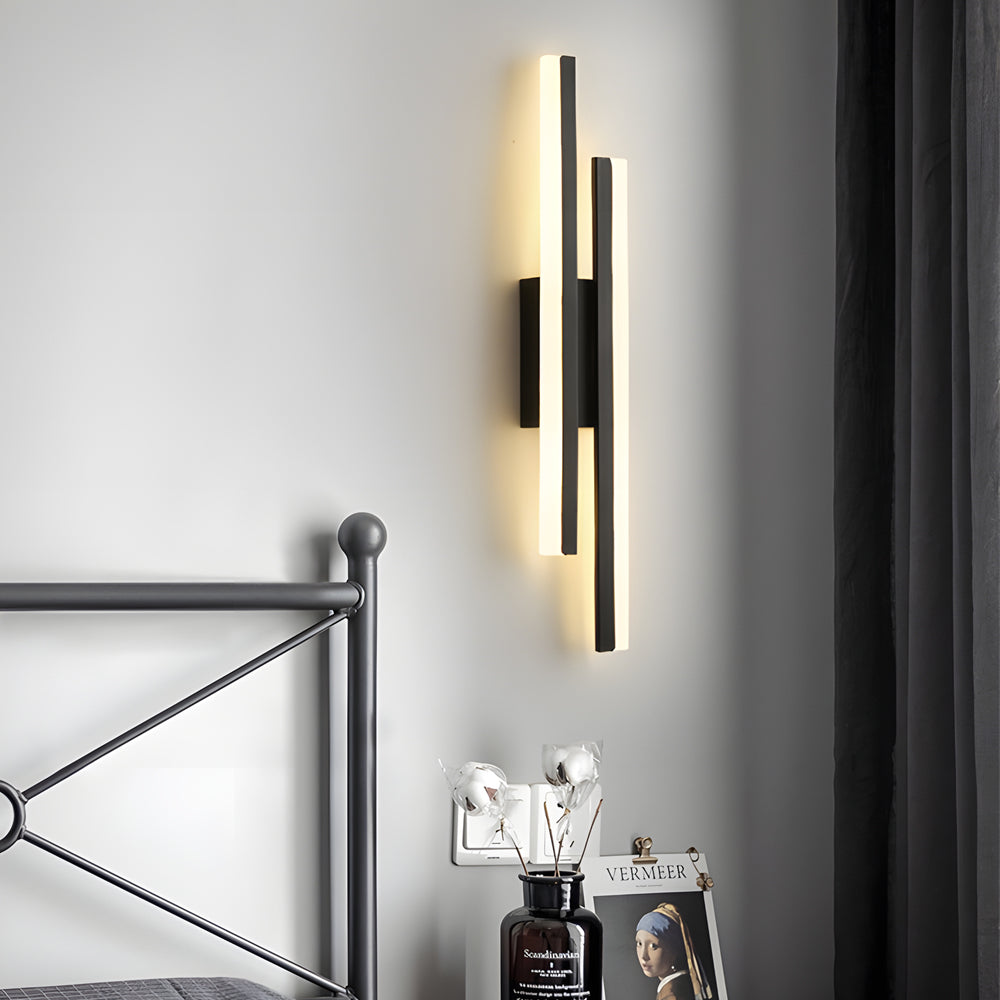 Modern 2-Light Linear LED Wall Lamp with 3-Step Dimming - Black/Gold Wall Sconce | Kalsten