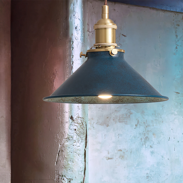 Retro Industrial Metal Fanale Pendant Light | Kalsten