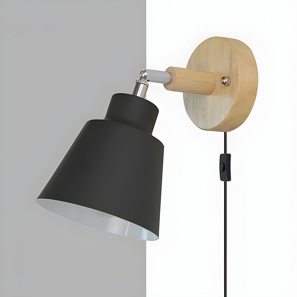 Wall Lamp with Wooden Accent Kalsten