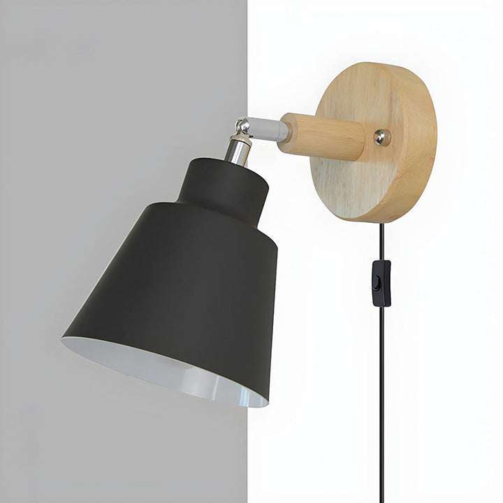 Wall Lamp with Wooden Accent Kalsten