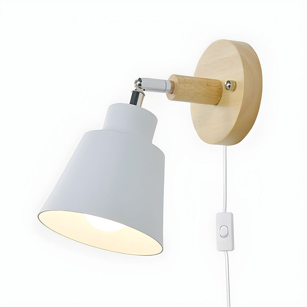 Wall Lamp with Wooden Accent Kalsten