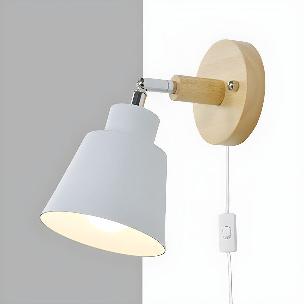 Wall Lamp with Wooden Accent Kalsten