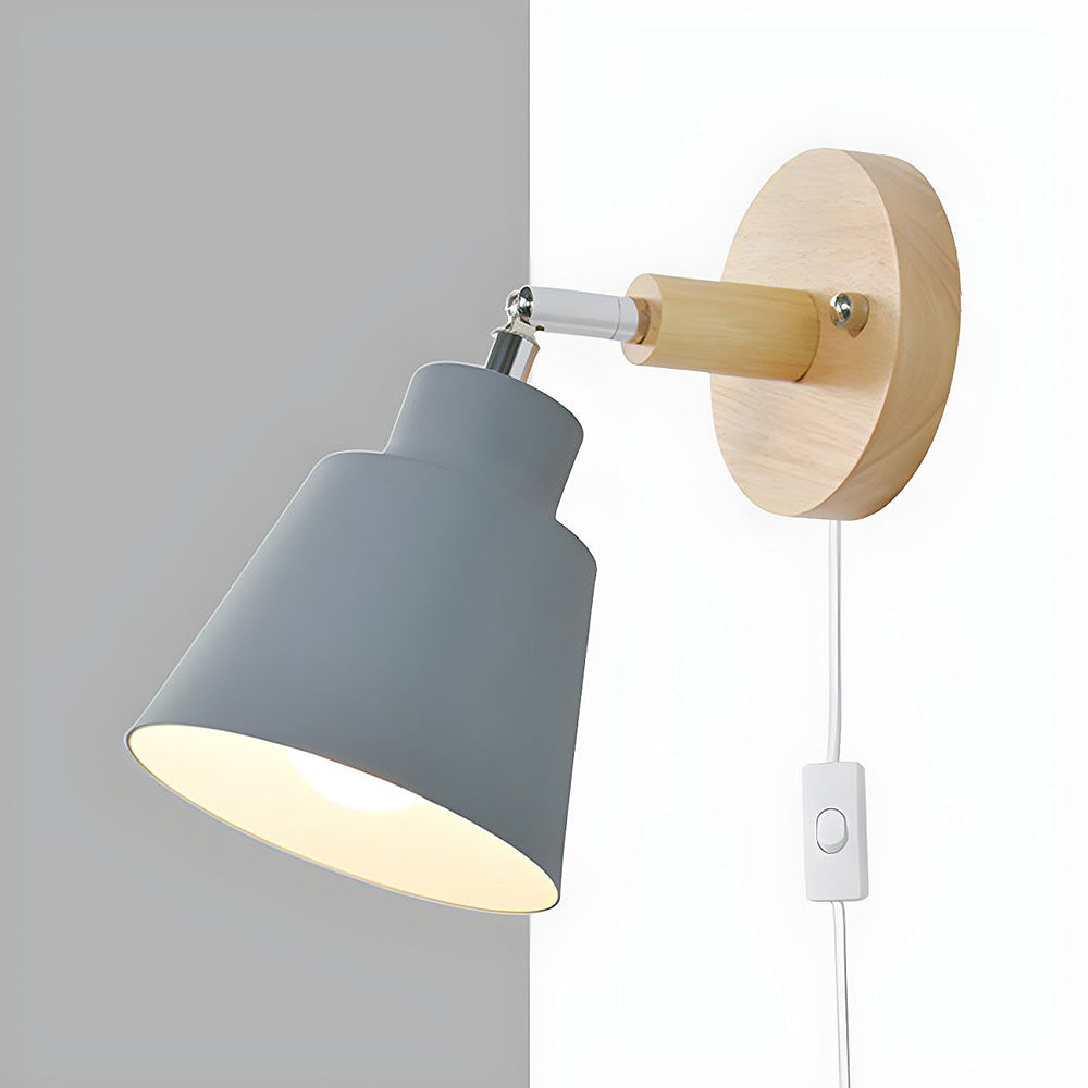 Wall Lamp with Wooden Accent Kalsten