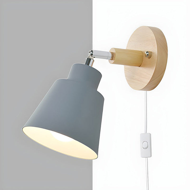 Wall Lamp with Wooden Accent Kalsten