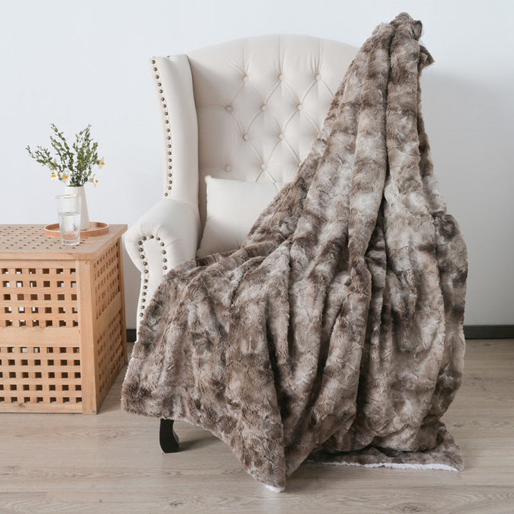 Women's luxurious cuddly blanket made of soft microfiber fabric Kalsten