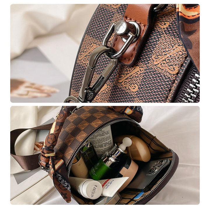 Fashionable Retro Bear Badge Shoulder Bag | Kalsten