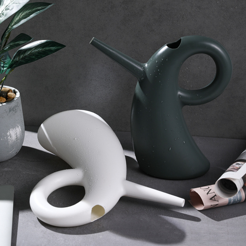 Kalsten | Watering can with extended spout – Elegant design for precise watering