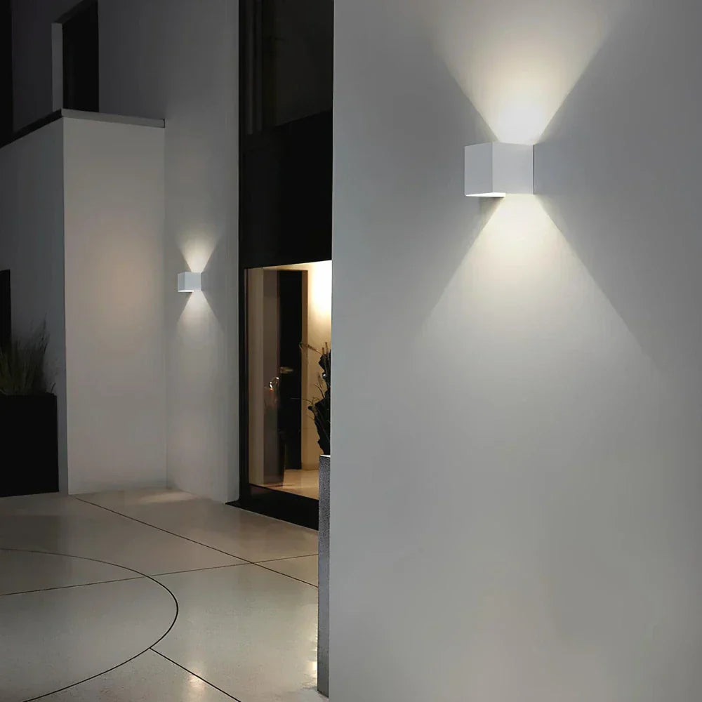Modern Black Aluminum Wall Lamp Kalsten