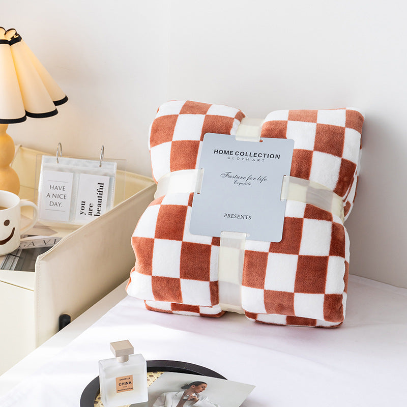 Kalsten | Stylish blanket in checkered pattern for your home
