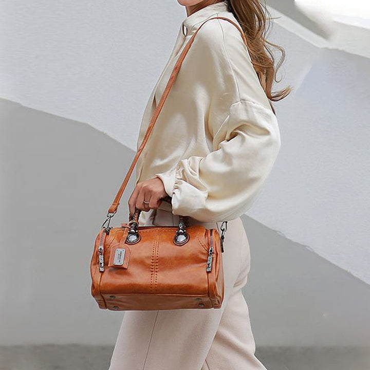 New handbags made of oil wax leather Boston, large tote bag made of soft leather | Kalsten