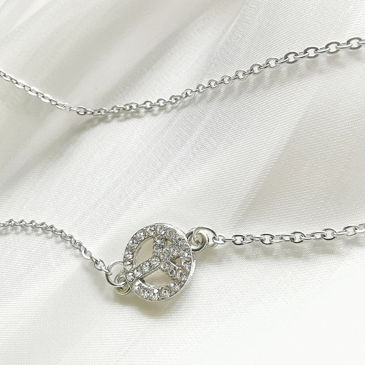 Elegant Necklace with Filigree Pendant Kalsten
