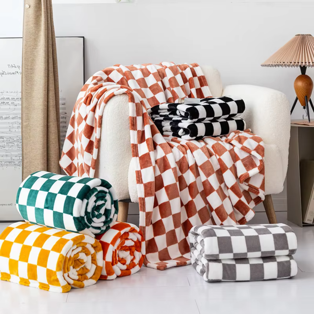Kalsten | Stylish blanket in checkered pattern for your home