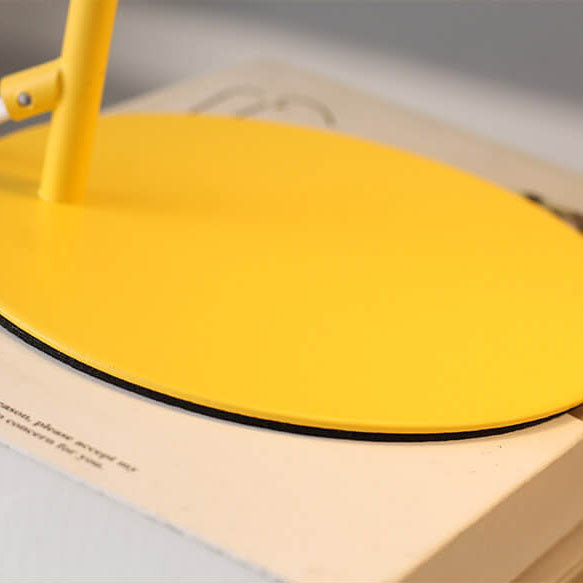 LumiTouch – Minimalist table lamp with tripod base and touch control Kalsten