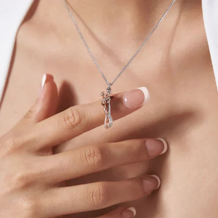Kalsten | Bonding Hug Necklace