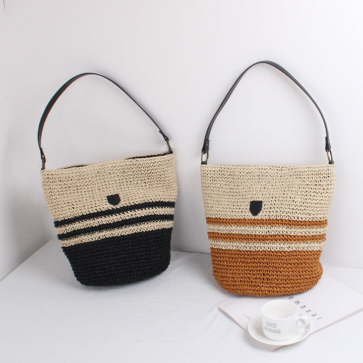 Braided shoulder bag with stylish accent Kalsten