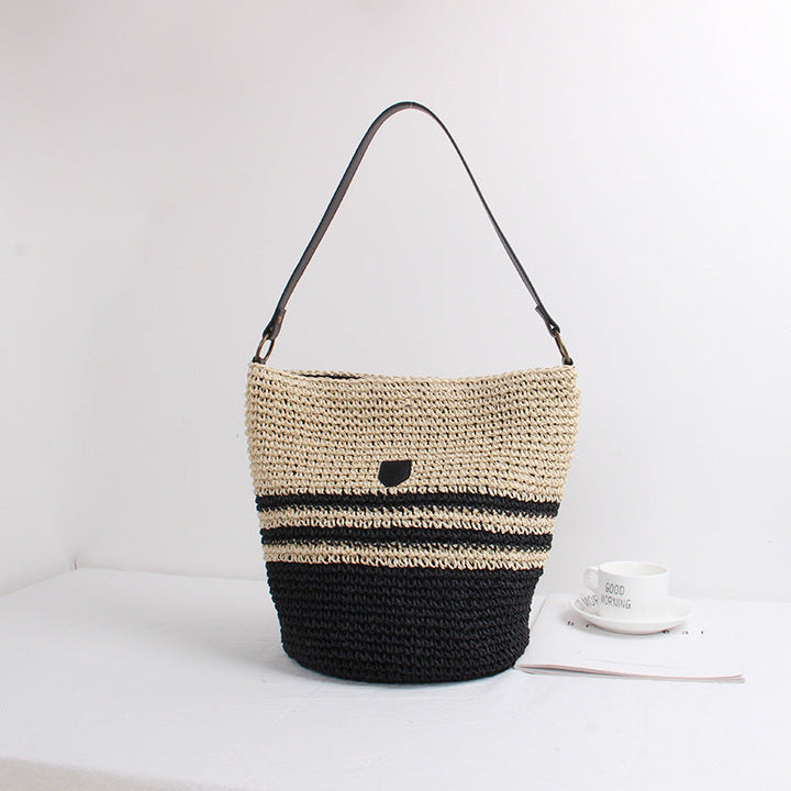 Braided shoulder bag with stylish accent Kalsten