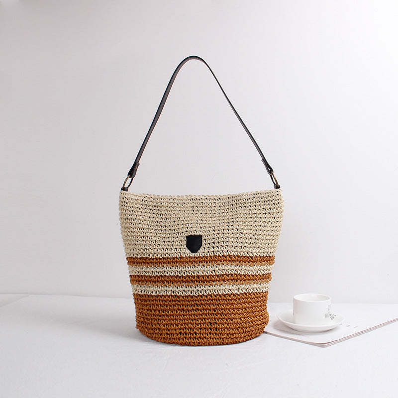 Braided shoulder bag with stylish accent Kalsten