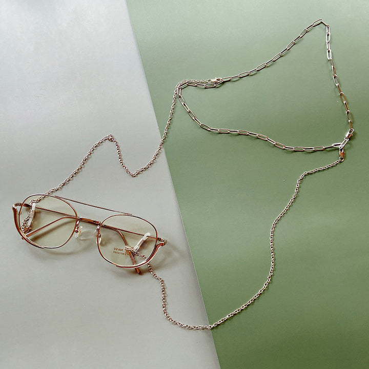 Fashionable necklace with filigree details Kalsten